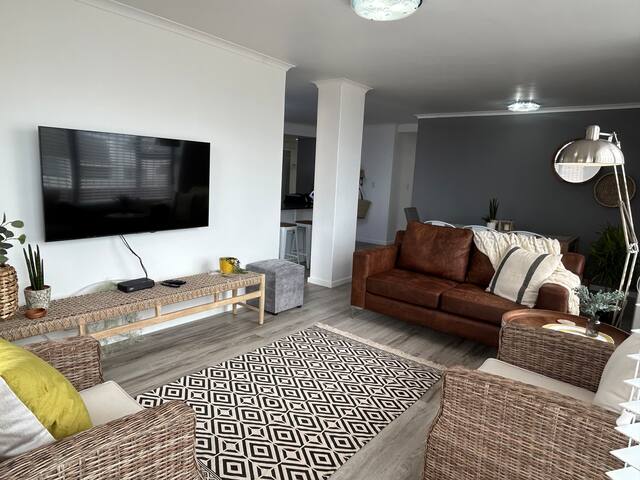 Apartment in Bloubergstrand gallery image 2