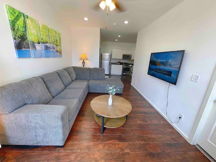 Twin Retreats With 5br, 3ba-perfect For Groups - Dubuque, IA