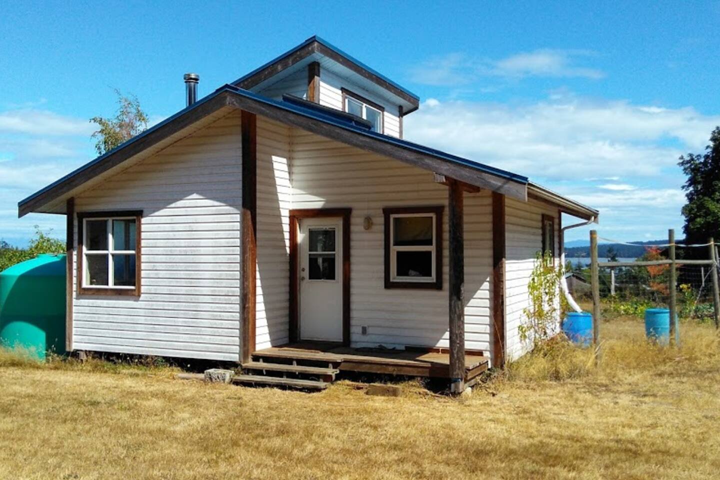 Laura S Ocean View Garden Cottage Cottages For Rent In Denman Island