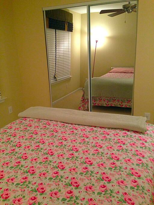 Full mirror for dressing