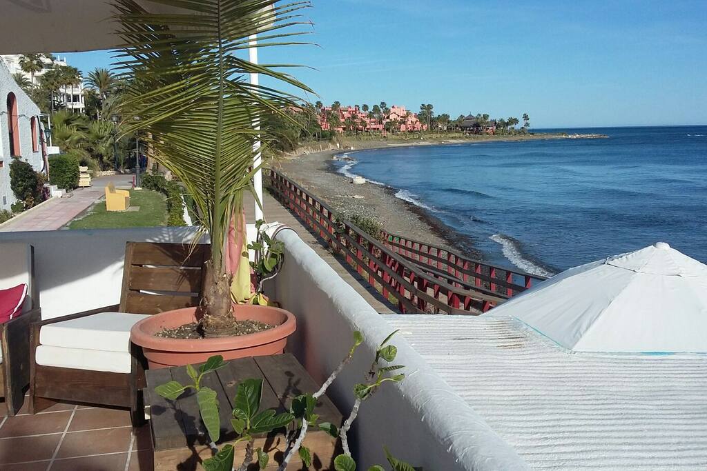 Terraza con vistas al mar de 100 mts2, con barbacoa y cama elástica