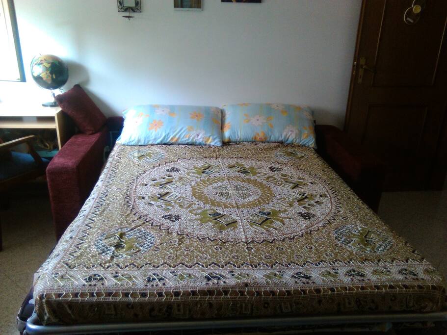 Divano letto aperto