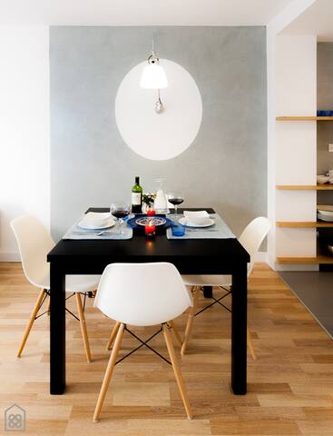 Family Gaudí Terrace gallery image 5