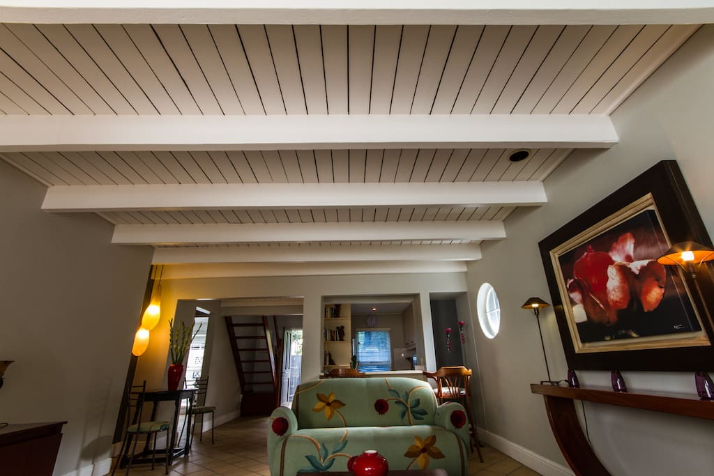 Lounge area with beautiful slatted ceiling