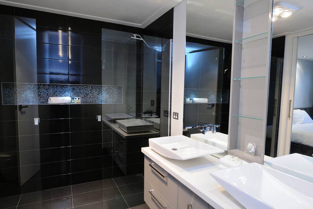 Luxurious showering!!