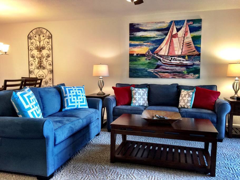 Living room with pull-out sofa