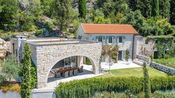 Boutique Villa “Eco Stone House” - Montenegro