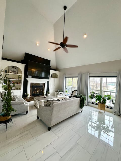 Top performing Airbnb: Lakefront Paradise near Ft. Eisenhower, & Masters in Evans