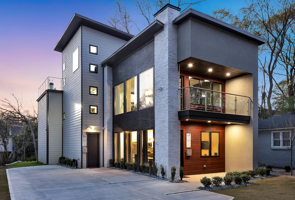 New modern home with rooftop deck (3 levels) Houses for Rent in