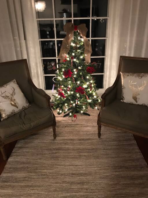 Seating area off kitchen