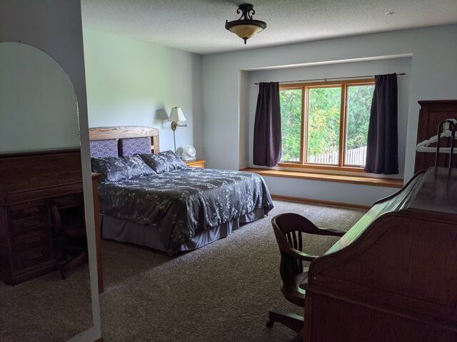 Amazing 4-BR House Near TPC – Firepit and hot tub gallery image 3