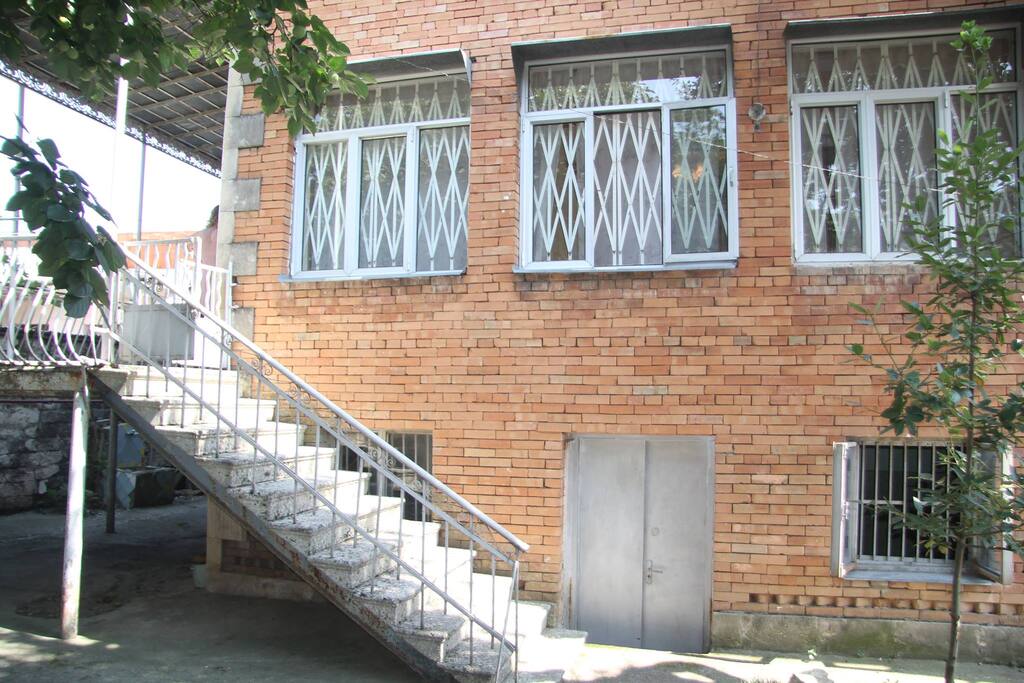 the house. living only on 2nd floor. ground floor for storing.