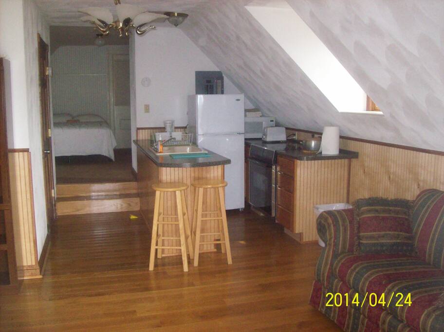 Fully equipped kitchenette