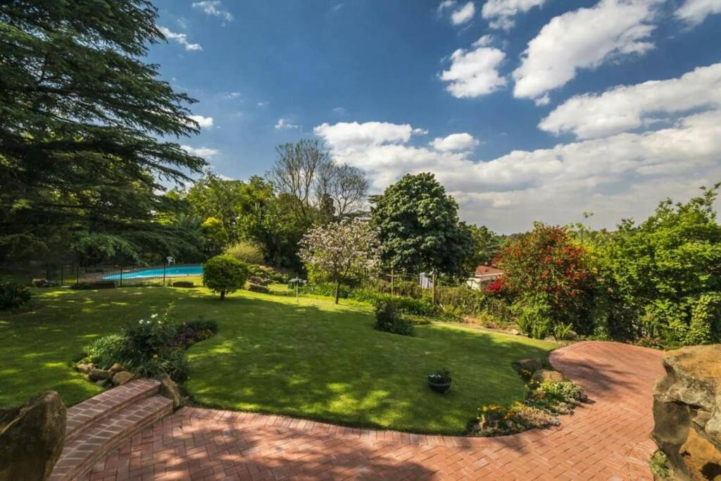 Lovely garden, shared with 3x other units.