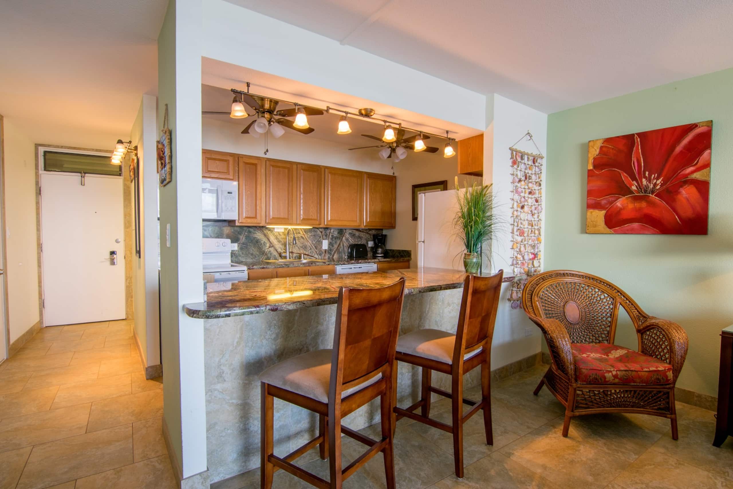 Condo in Lahaina · ★4.86 · 2 bedrooms · 1 bed · 1 bath - Image 5