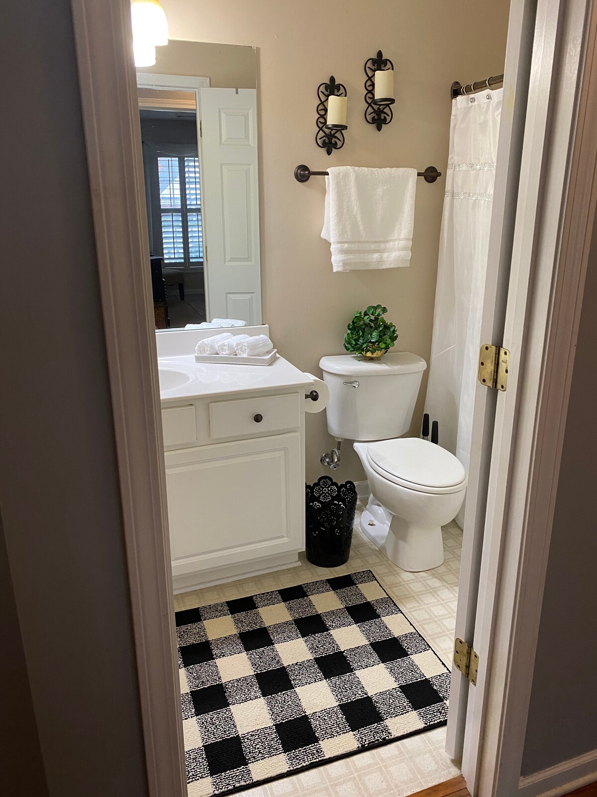 Beautiful home in Buford, GA 2 Bedrooms
