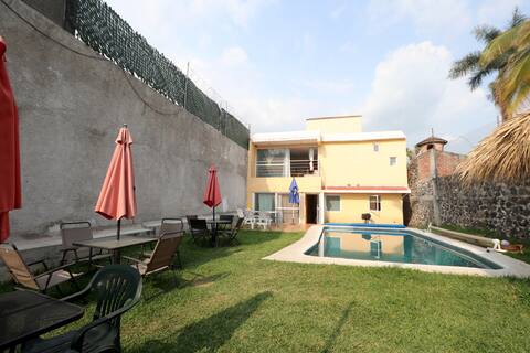 House with a pool in Jiutepec, Morelos
