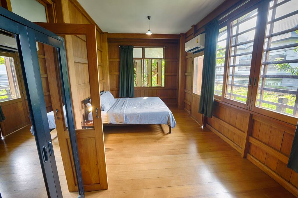 Master Bedroom (with A/C)