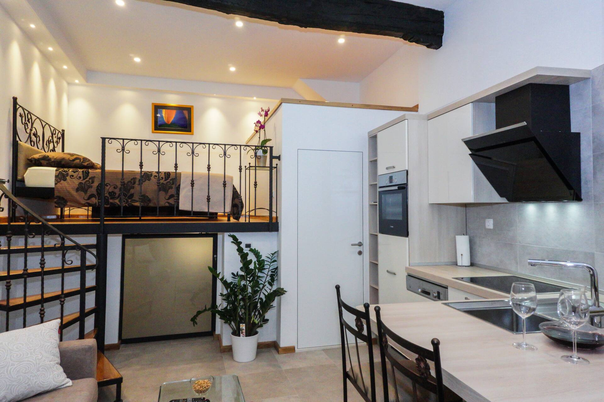Konoba, studio apartment in old town Šibenik