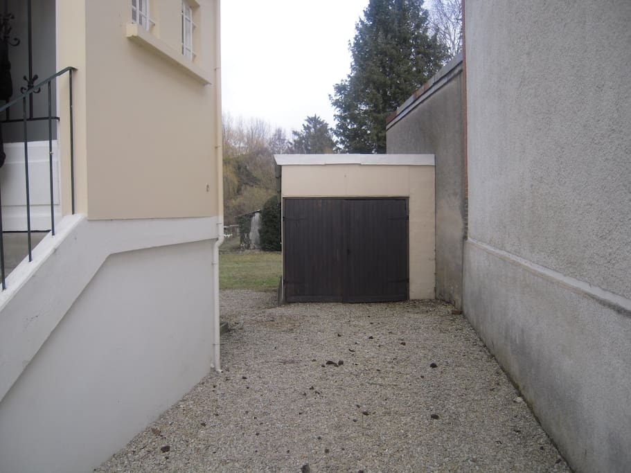 Garage couvert