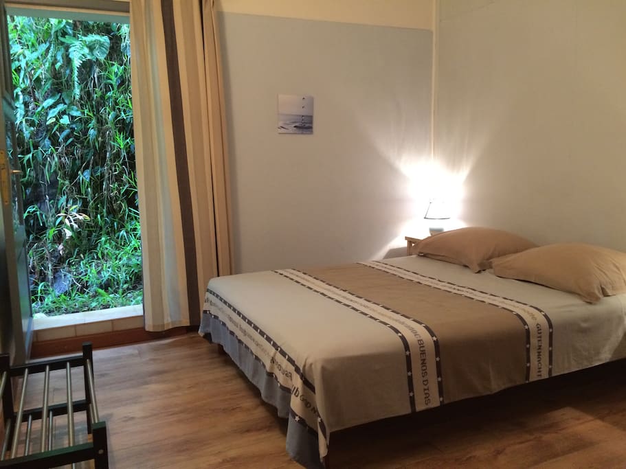 Chambre 2 Lit 140