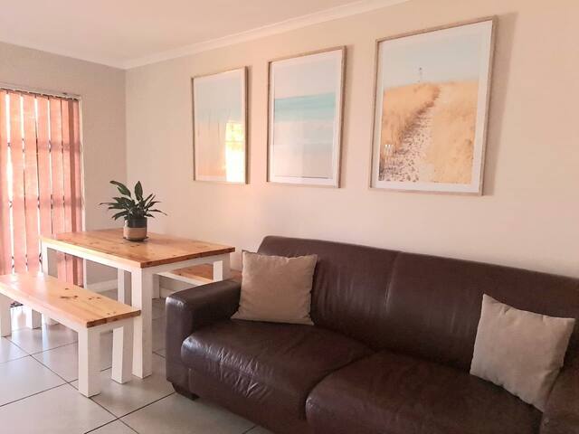 Cheerful 3 bedroom home with indoor fireplace gallery image 3