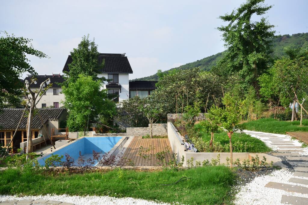 户外游泳池