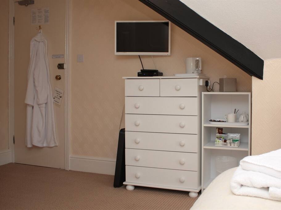 tv in room 6