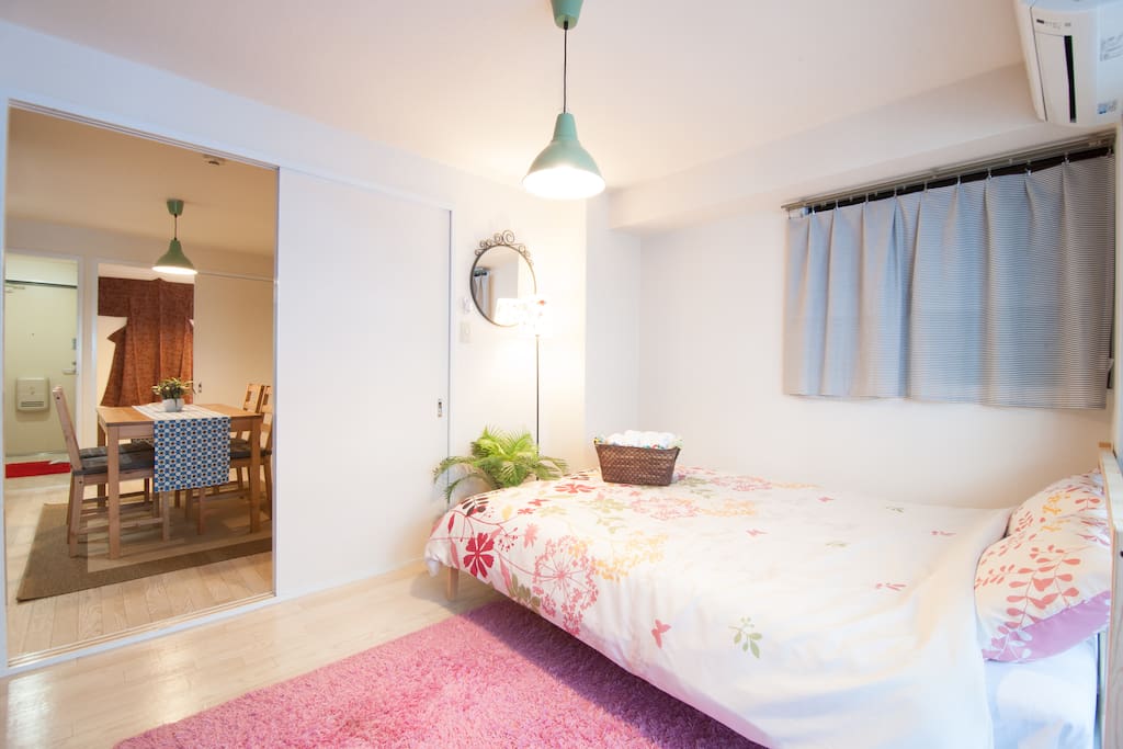 Comfortable beds and closet with hangers The following keywords let you easily find the room you want to book. 大阪 難波 USJ 道頓堀 大阪城 心斎橋 梅田 関西空港 京都 神戸 奈良 Namba Osaka USJ Dotombori Osaka Castle Shinsaibashi Umeda Kansai Airport KIX Kyoto Kobe Nara