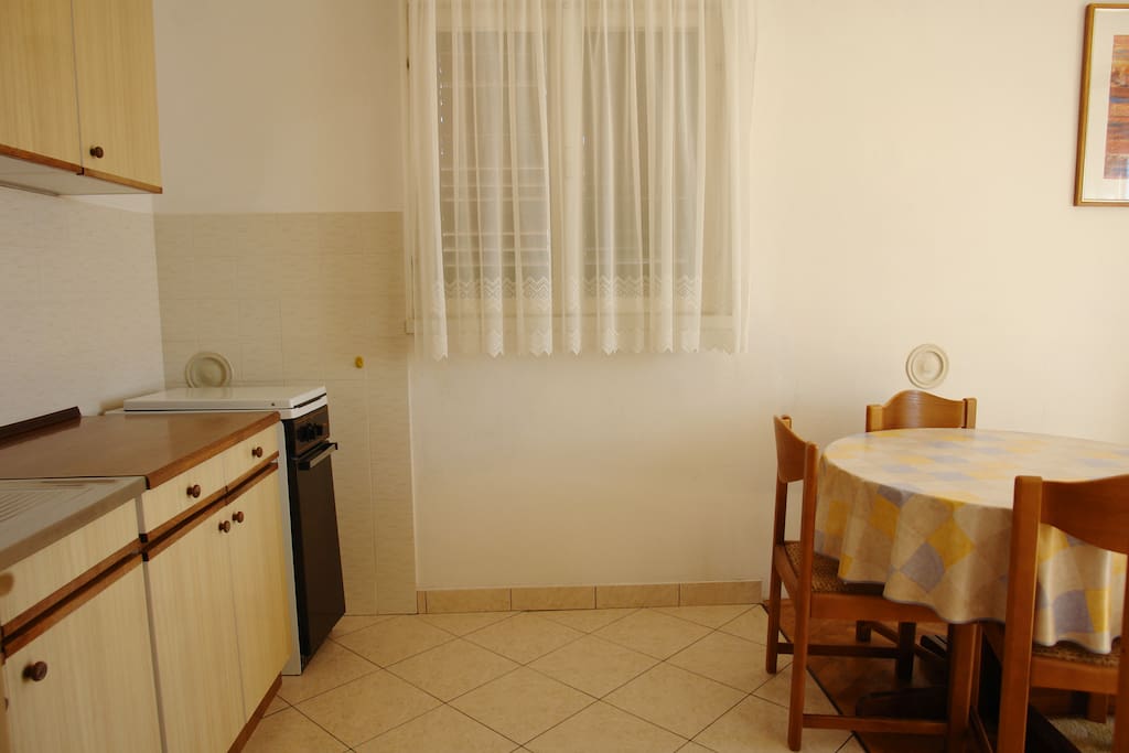 Kitchen 1