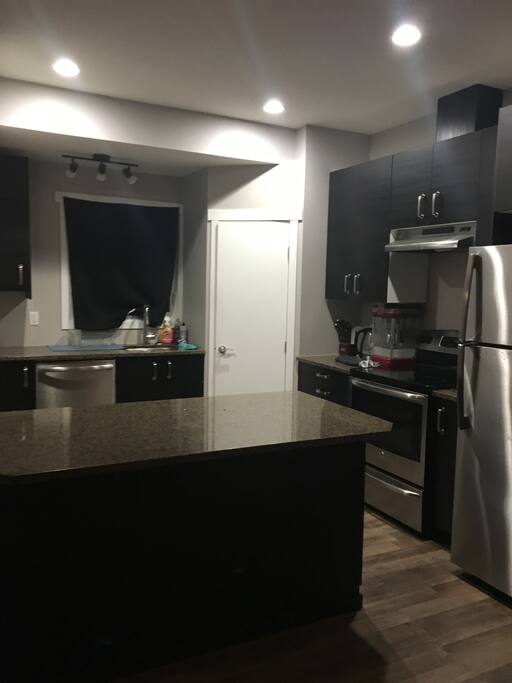 Full use of kitchen. Shared with home owner.