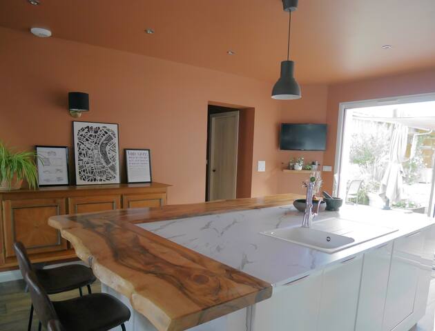 belle échoppe beglaise rénovée , piscine & jardin gallery image 2