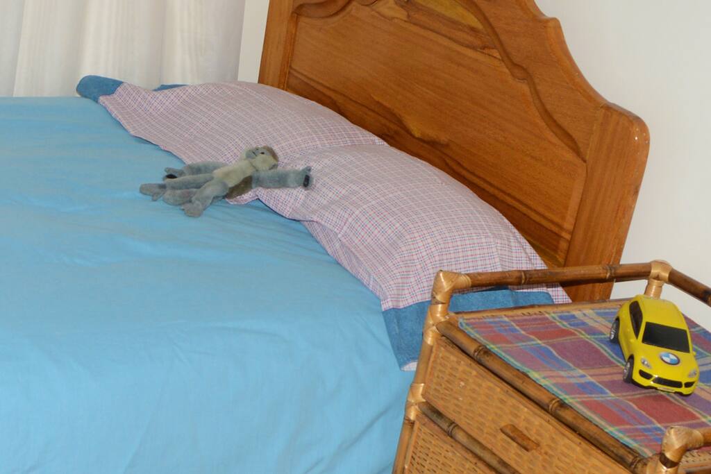 La cama es bastante caliente y suave.