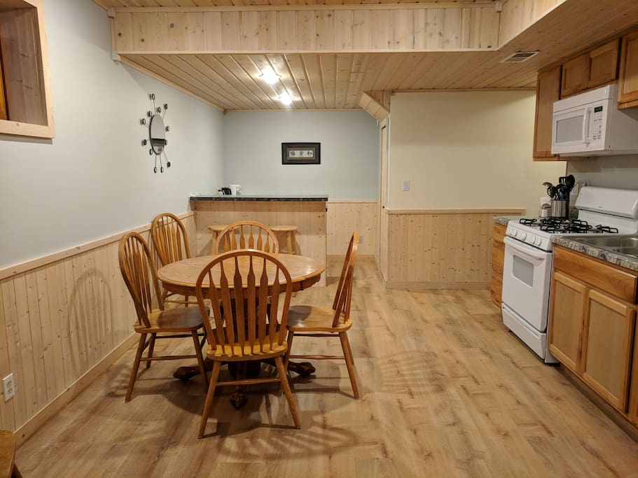 Newly remodeled dining area for 6 plus 2 at Breakfast Nook.
