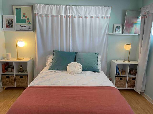 Central/East Downtown 3 bed 1.5 bath house gallery image 3