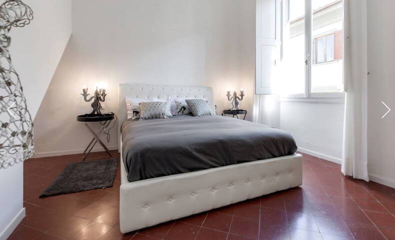 Noble floor of an ancient palace from XIII century gallery image 2