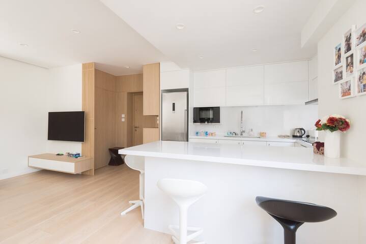 HAPPY VALLEY 2BDRM, BRANDNEW DECOR, RACE VIEW gallery image 5