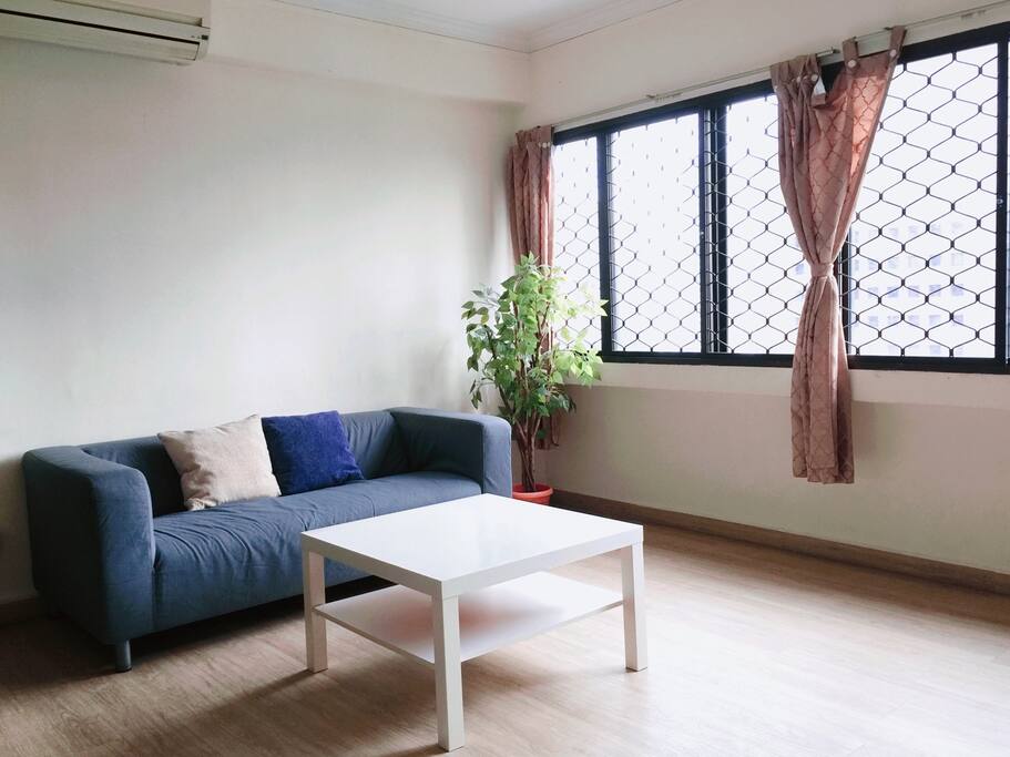 Spacious living room