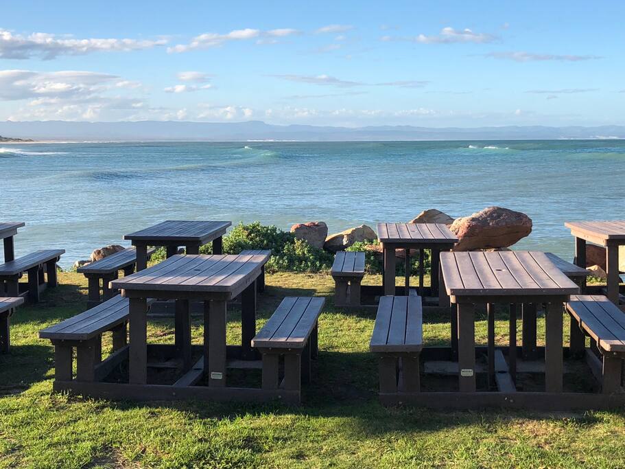 Dining on the beach at Walskipper