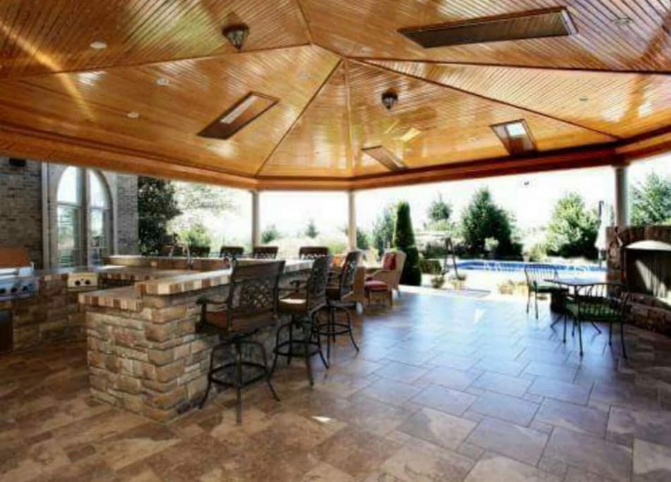 Outdoor kitchen pavillion