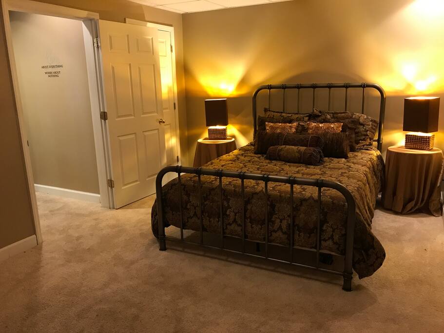 Bedroom With Queen Bed