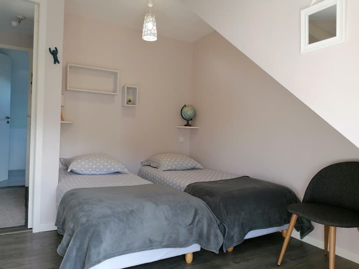 Poschodie v spálni 2 lôžka 80x190