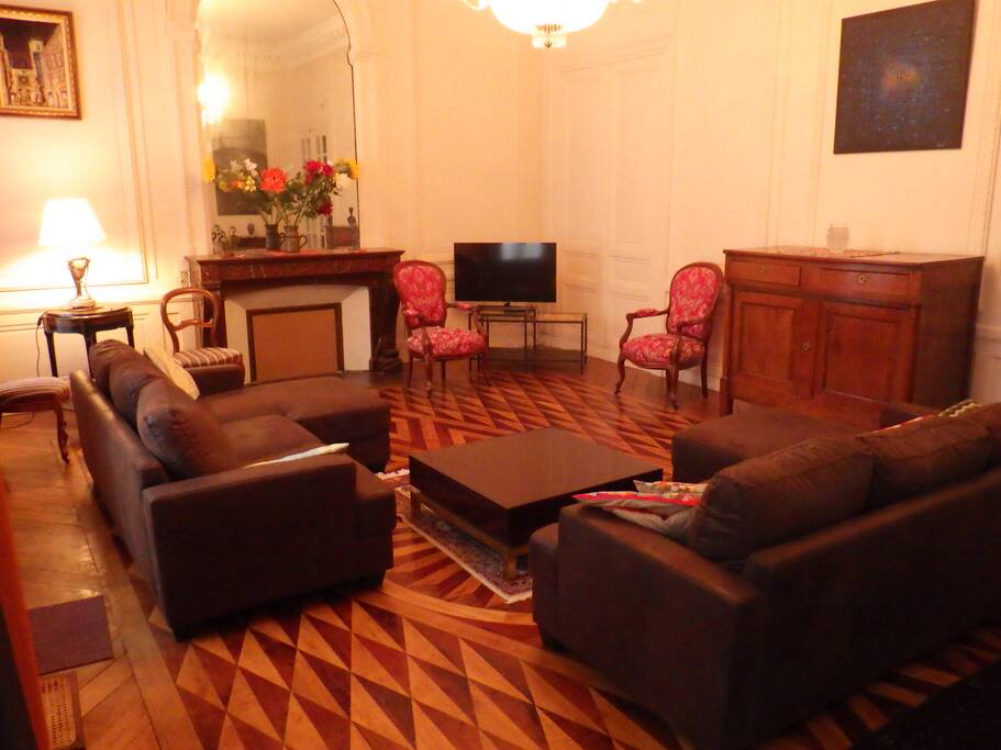 Installez-vous comme chez vous dans cet appartement de standing !