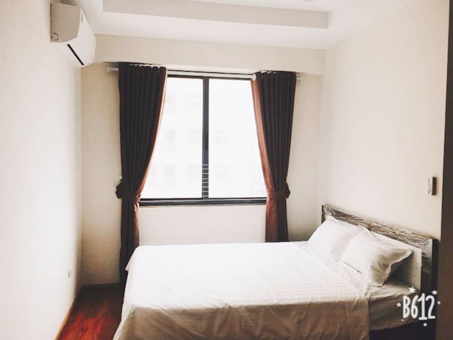 2nd bedroom