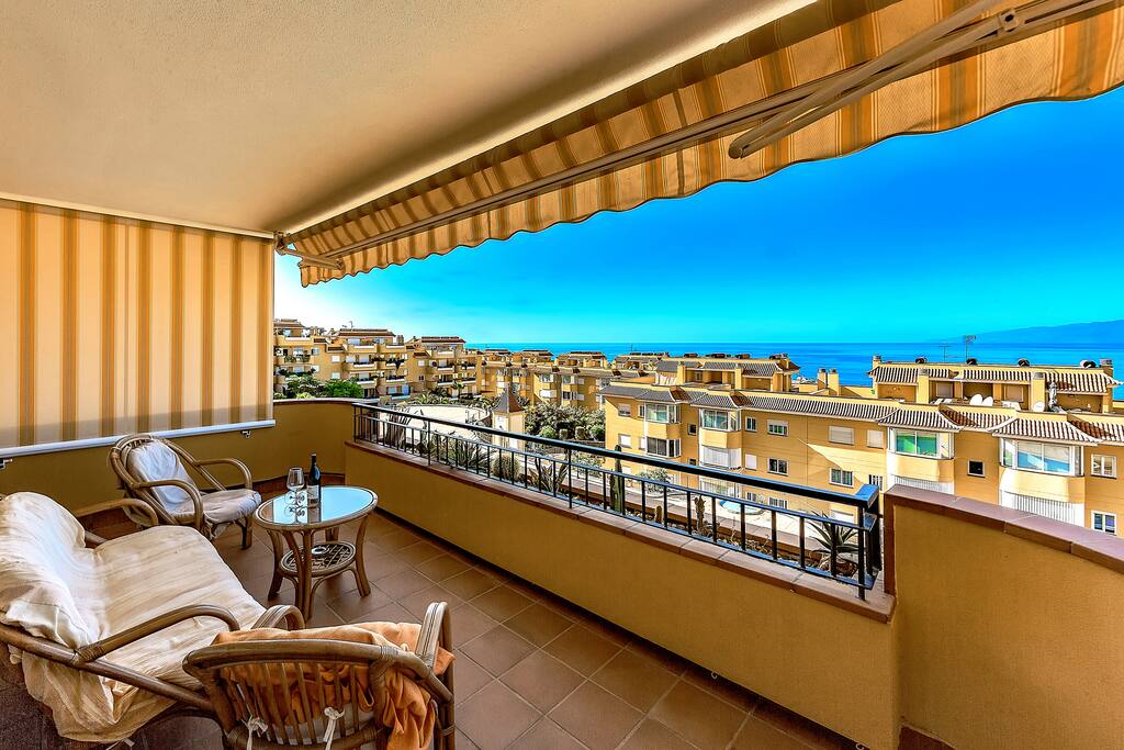 A cosy terrace with ocean view