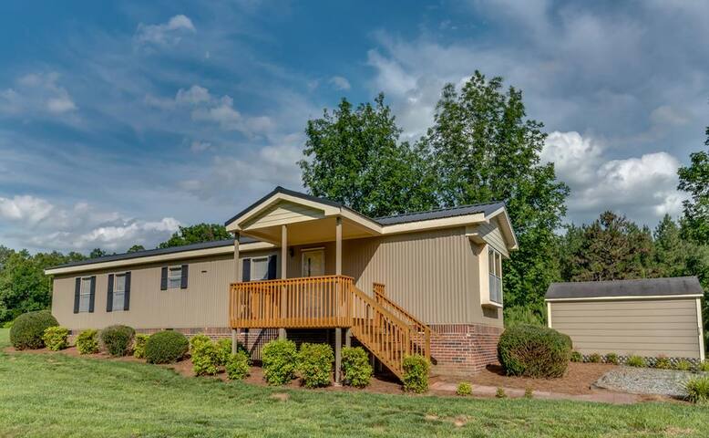 Maple Creek Retreat