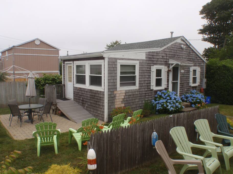Back cottage stone patio