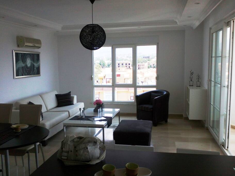 Down floor living room. Жилая комната нижнего этажа