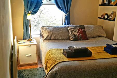 Cozy room in central Bristol, Stokes Croft