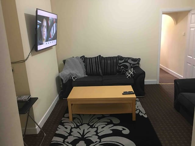 Centre of Burnley 3 Bedroom Full House - Turf Moor